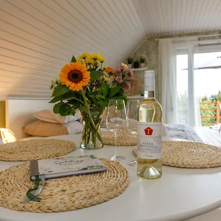 Szolohegy Vendeghaz Vakantiehuis *